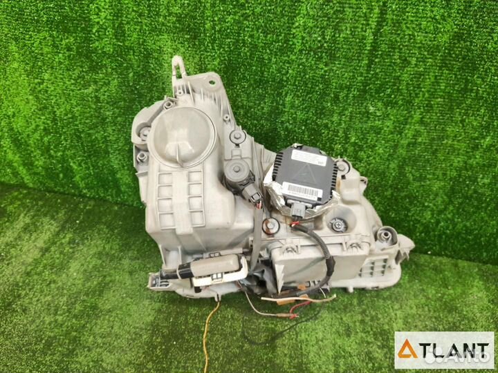 Фара передняя левая toyota crown majesta