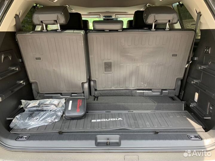 Toyota Sequoia 3.5 AT, 2022, 1 км
