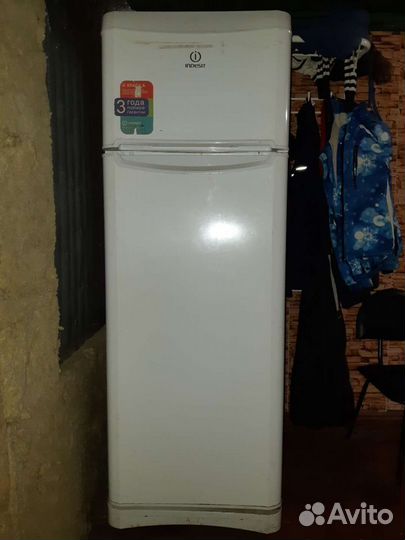 Холодильник indesit