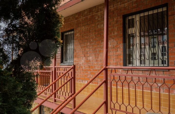 Дом 256,3 м² на участке 6,9 сот.