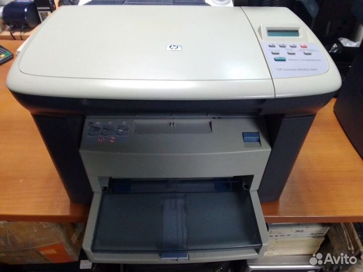 HP LaserJet M1005 MFP (A4, 14стр/мин, 32M, USB2.0)