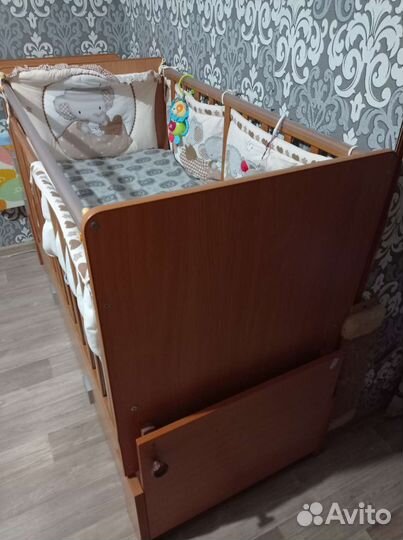 Детская кроватка