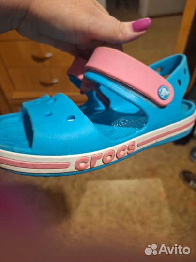 Сандалии crocs j2