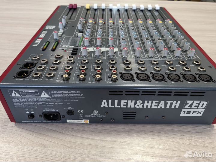 Микшерный пульт allen heath zed12fx