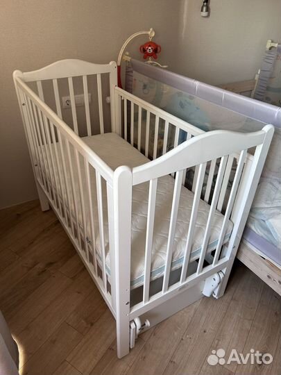 Кроватка детская с маятником Bambini Moretti