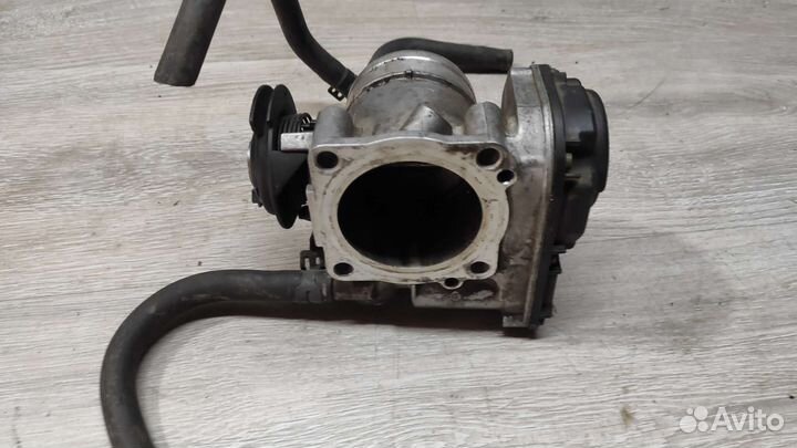 Дроссельная заслонка VAG 06A133064J