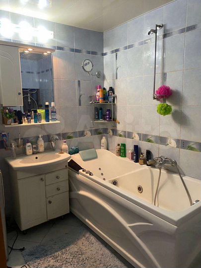 3-к. квартира, 70 м², 4/10 эт.