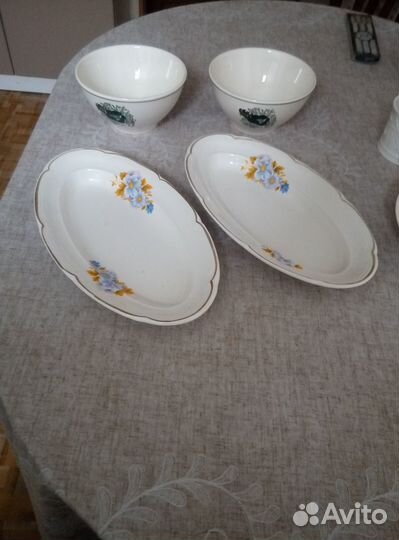 Ваза, чайник, пепельницы,блюда овальные салатницы