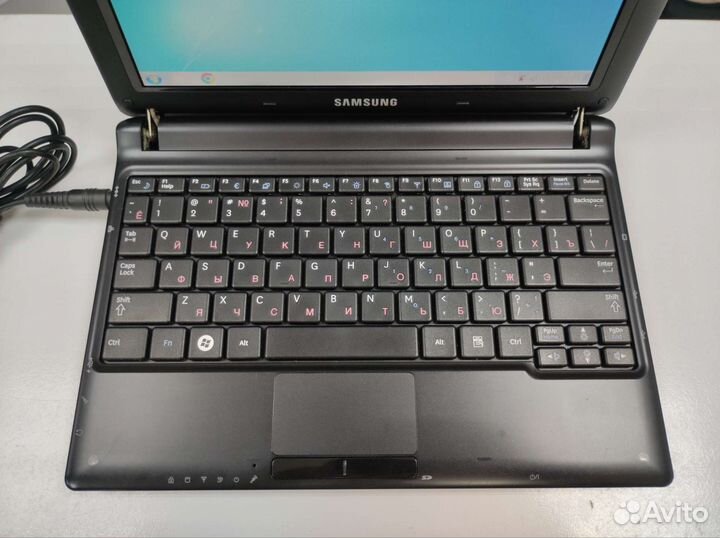 Компактный нетбук Samsung 10.1