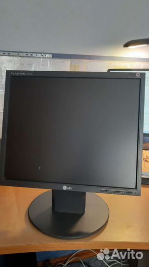 Монитор LG 17