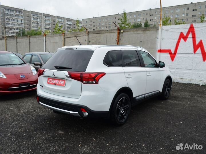 Mitsubishi Outlander 2.4 CVT, 2015, 218 000 км