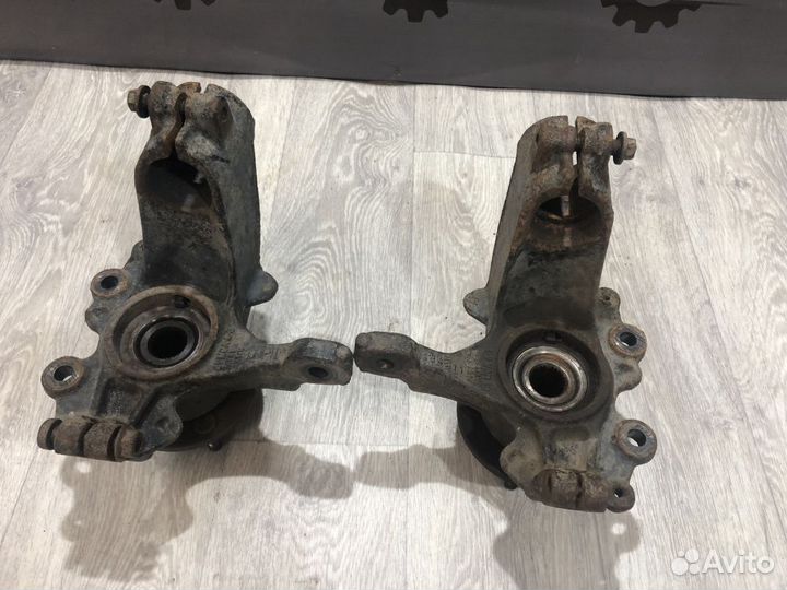 Кулак поворотный передний левый Ford Focus III (20