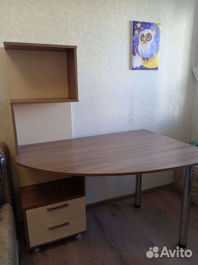 Стол письменный