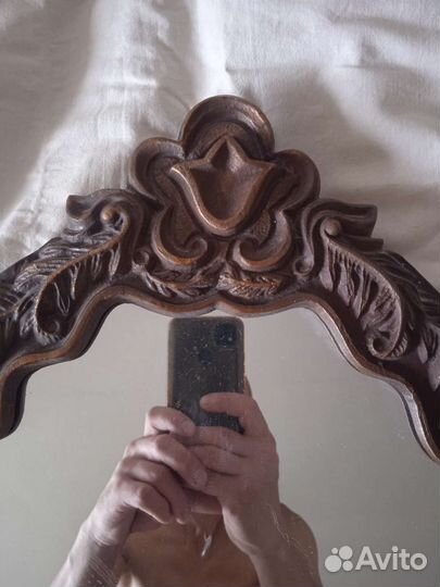 Зеркало старинное в медной раме