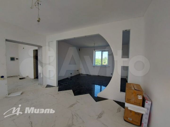 Дом 213 м² на участке 5,5 сот.