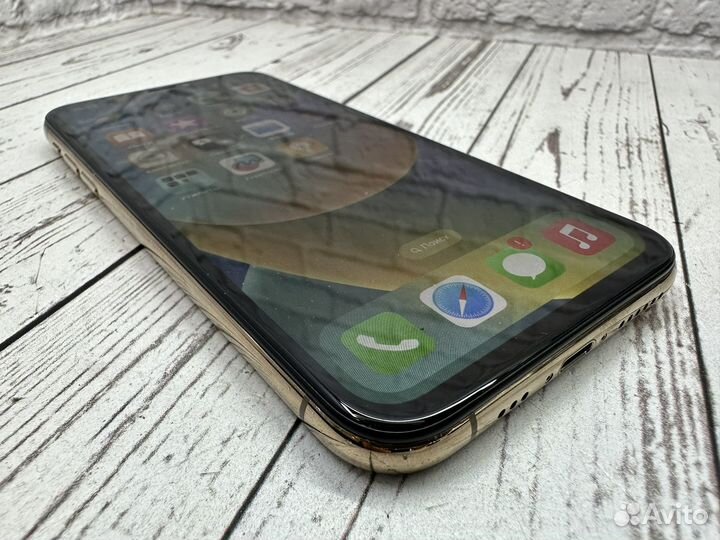iPhone Xs, 64 ГБ