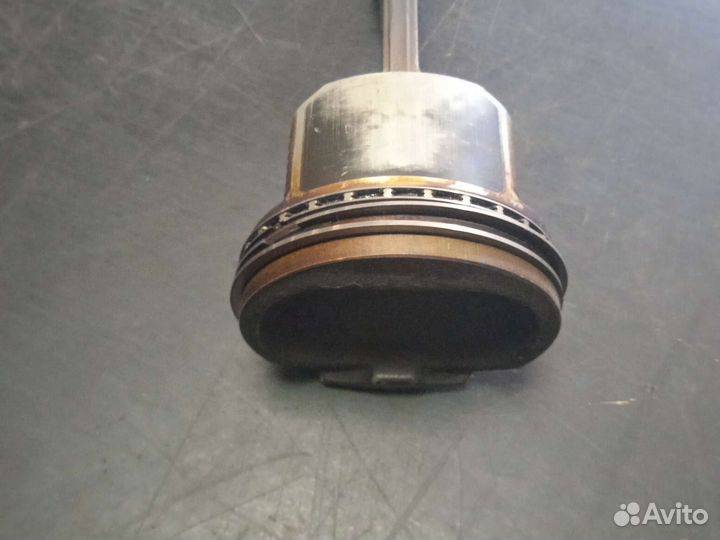 Поршень с шатуном Toyota 1zzfe 1,8