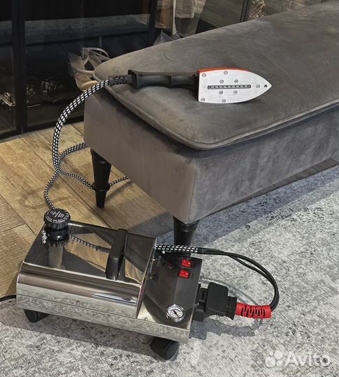 Отпариватель для одежды вертикальный Lelit PG 024N