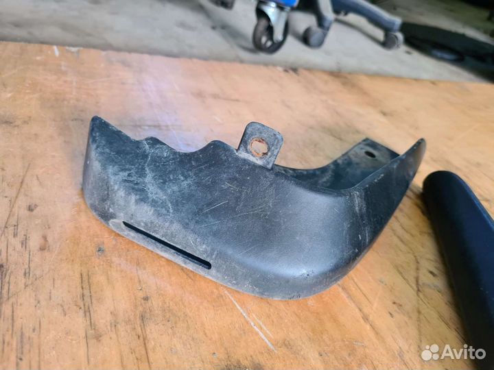 Брызговики передние Nissan Juke 2011