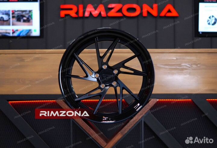 Двусоставные кованые диски R20 на Chevrolet Camaro