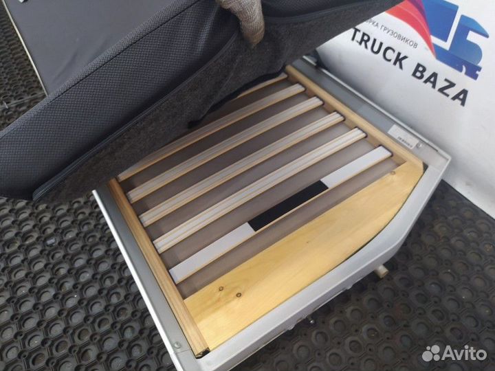 Спальник кабины верхний Man TGX