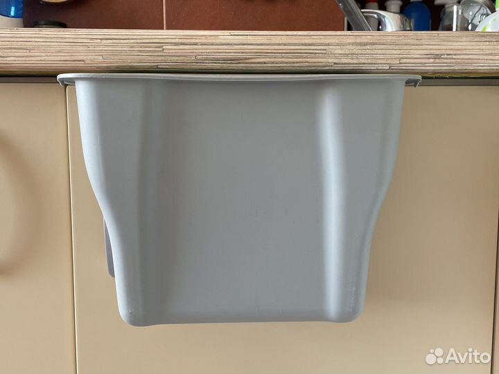 Подвесной контейнер для мусора