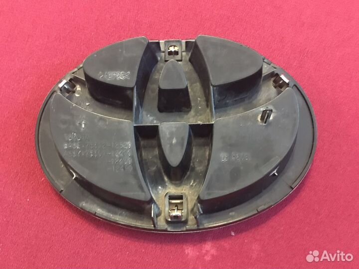 Toyota Значек на решетку Тайота