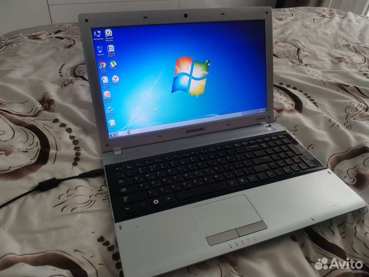Ноутбук Samsung rv515