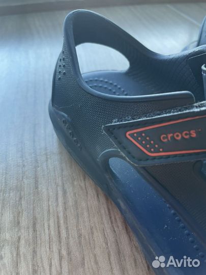 Сандалии crocs j2