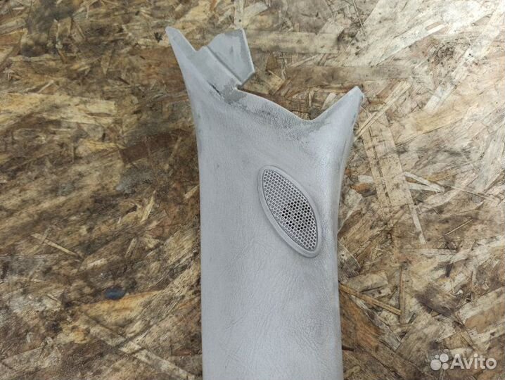 Накладка стойки лобового стекла левая Nissan