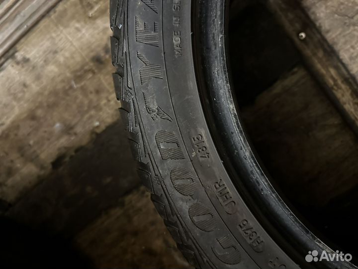 Goodyear Vector 4Seasons Gen-2 215/45 R17 90V