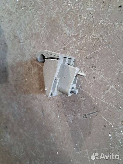 Крепление солнцезащитных козырьков лянча либра