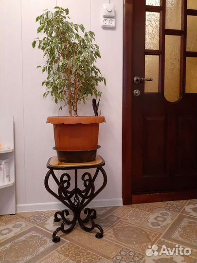 Подставка для цветов напольная