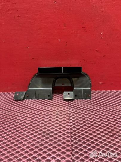 Воздуховод правый Audi A8 D4 cdda 2012