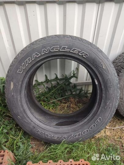 Goodyear Wrangler AT 275/60 R20