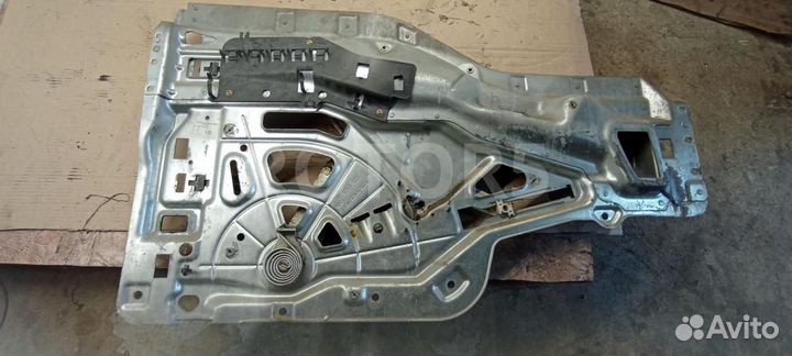 Стеклоподъемник левый MAN TGA 2005 81626456035