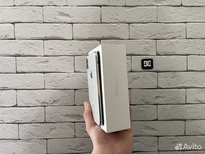 iPhone X, 64 ГБ