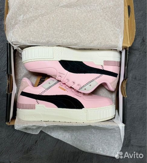 Кроссовки женские