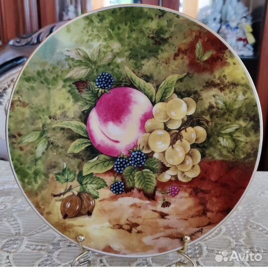 Винтажные тарелки с фруктами