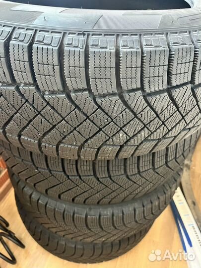 Pirelli Ice Zero FR 205/55 R16 94