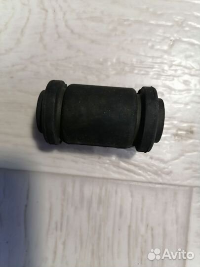 Сайлентблок переднего рычага Toyota Caldina
