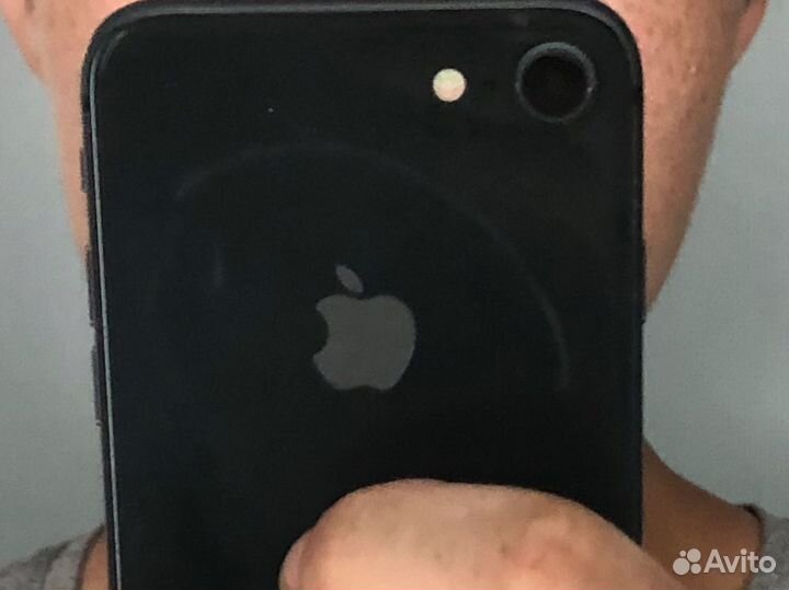 iPhone 8, 64 ГБ