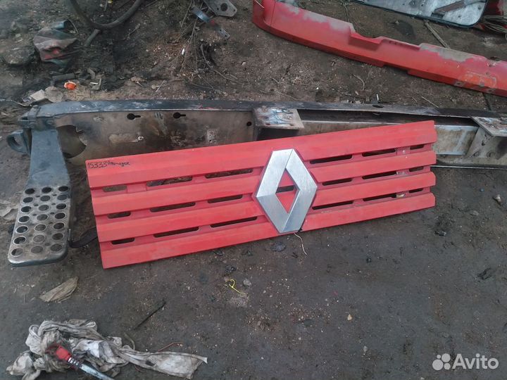 Решетка радиатора капот Renault Mangaer
