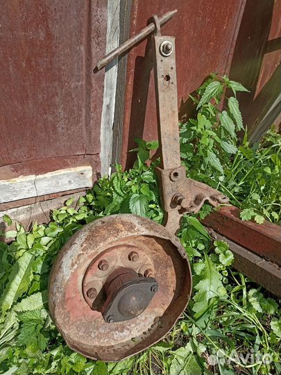 Колесо опорное на плуг
