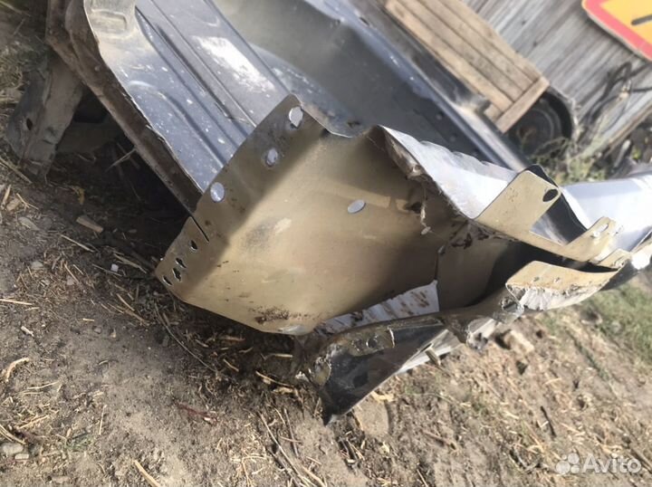 Ниша под Запаску, панель задка Шкода Октавия Тур