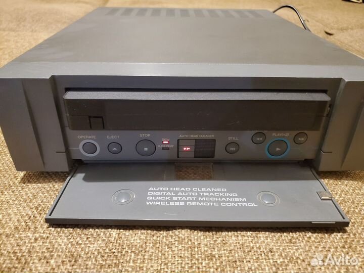 Видеомагнитофон GoldStar P-500W