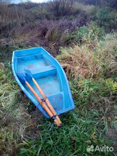 Пластиковая лодка малютка