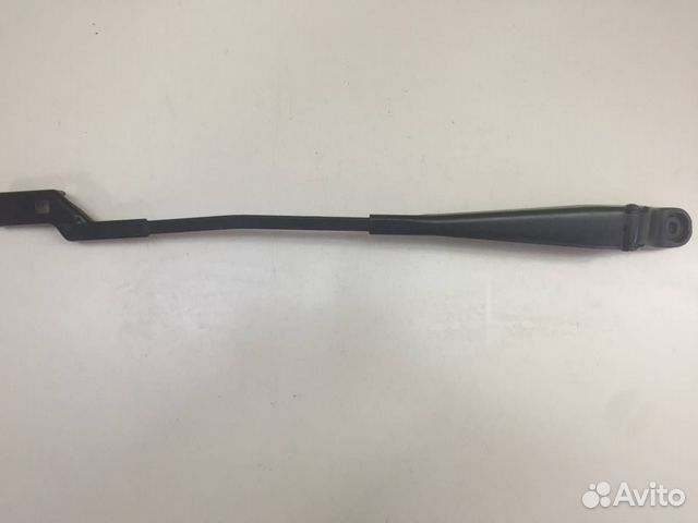 Поводок стеклоочистителя передний левый Skoda Fabi
