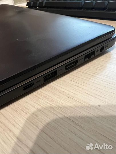 Asus vivobook 17 x705uv