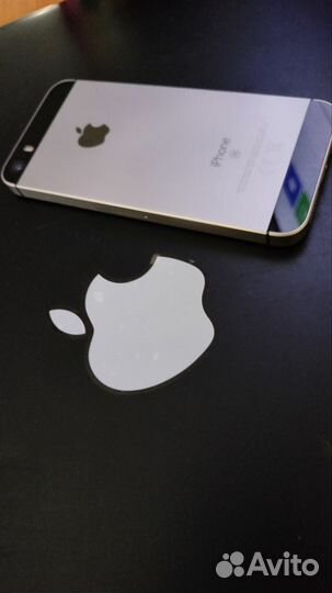 iPhone SE, 32 ГБ